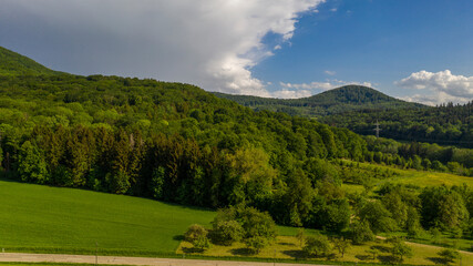 Obraz premium Wald und Wiesenlandschaft - Luftbild