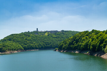Die NS-Ordensburg Vogelsang über der Urfttalsperre