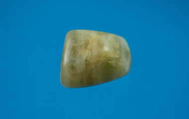 Mondstein, Feldspat, Moonstone, Handschmeichler, worry stone, Heilstein, healing stone