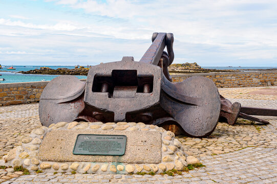 The anchor of the tanker Amoco-Cadiz, which ran aground at Portsall in 1978, causing an unprecedented oil spill.