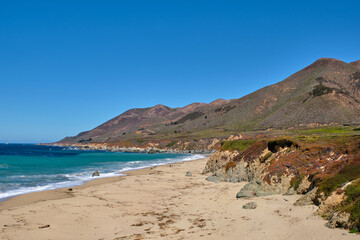 Fototapeta na wymiar Big Sur is a sparsely populated region of the central California
