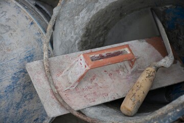 Plastering gaskets and silver tanks