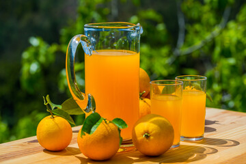 juice and oranges