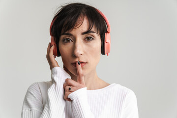 Portrait of an attractive short brunette haired woman