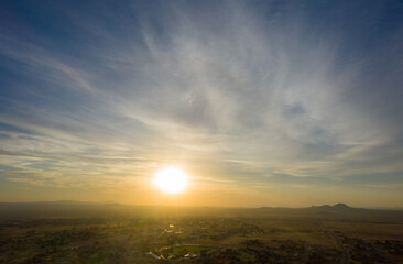 Fototapeta premium Sunrising over the mojave desert