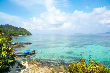 Fototapeta premium beautiful beach and tropical sea at lipe island ,satun Thailand