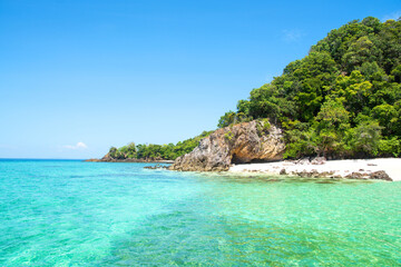 Fototapeta premium beautiful beach and tropical sea at lipe island ,satun Thailand