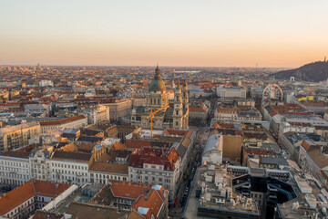 Obraz premium Aerial drone shot of St. Stephen Basilica during Budapest sunset hour in winter
