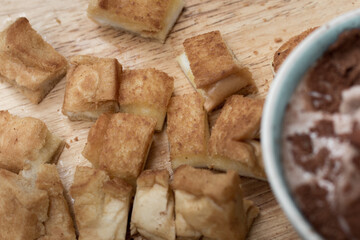 Crispy bread with cocoa ice cream