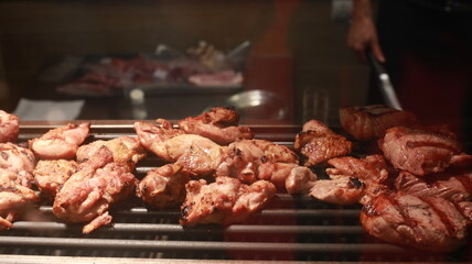 Carne na churrasqueira