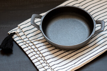 empty black cast iron skillet pan 