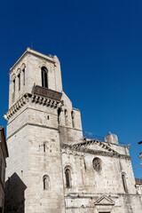 Fototapeta na wymiar Cathédrale Notre-Dame et Saint-Castor de Nîmes - Gard - France