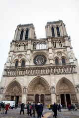 Fototapeta na wymiar Cathedral of Our Lady of Paris in a freezing winter day just before spring