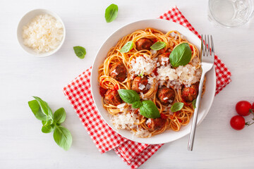 spaghetti with meatballs and tomato sauce, italian pasta