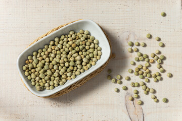 Arvejas, Comida sana en concepto de dieta de corazón y colesterol,  vegano. vista superior horizontal desde arriba