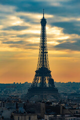 Fototapeta na wymiar Atardecer en la Torre Eiffel
