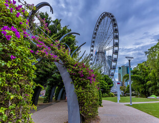 A flower-decorated walkway on the south bank of the Brisbane River, Brisbane, Queensland - obrazy, fototapety, plakaty