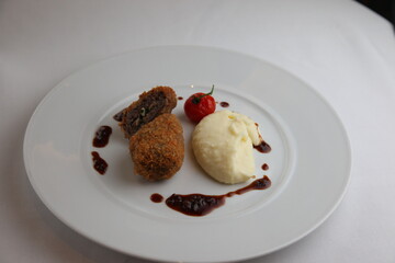 Cutlet with mash pure