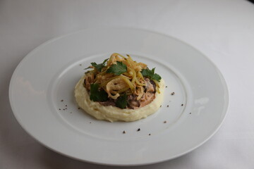 Beef stroganoff with mash pure