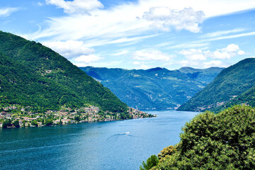 Obraz na płótnie Canvas beautiful view of Como lake Italy