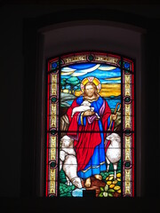 Fototapeta na wymiar Buntglasfenster in der Kathedrale von Portimao, Algarve, Portugal