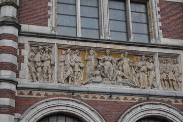 Beautiful building art. 