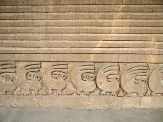 Sea otter (Enhydra lutris) on the friezes of Chan Chan (Trujillo, Peru)