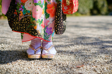 日本の七五三の着物と草履　七歳　女の子