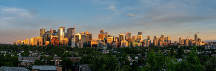 Fototapeta na wymiar View of Calgary's beautiful skyline during a beautiful sunset. 