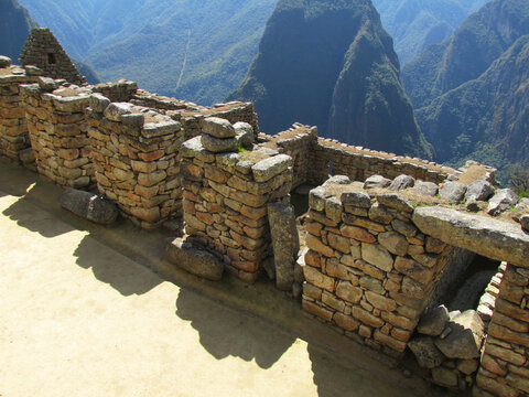 Ruinas de las casas de piedra de la Ciudadela Sagrada de Macchu Pichu - Cusco Per&uacute;.