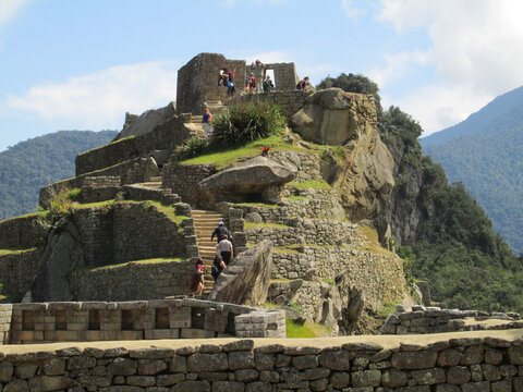 Templo en lo alto de las ruinas de la Ciudadela Sagrada de Macchu Picchu - Cusco Per&uacute;.