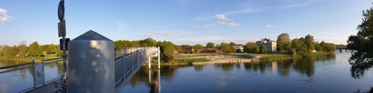 Donau Ufer und Brücke in Ingolstadt