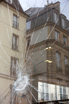 Bris de vitrine.