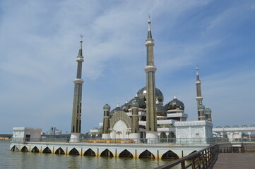 Fototapeta na wymiar Masjid Kristal Kuala Terengganu Terengganu