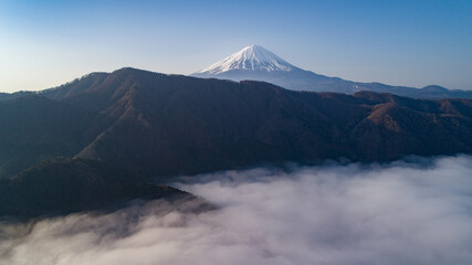 西湖上空より望む富士山