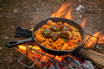 アウトドア料理　Outdoor cooking in a camping 