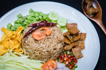 Rice mixed with shrimp paste, a meticulous menu of making Get a delicious full flavor flavor Thai food with charm