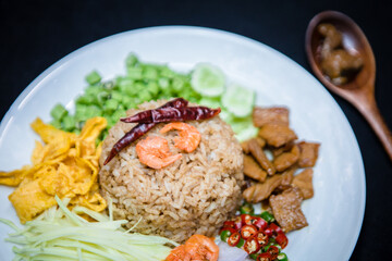 Rice mixed with shrimp paste, a meticulous menu of making Get a delicious full flavor flavor Thai food with charm