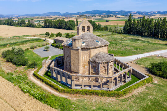 Santa Mar&iacute;a de Eunate is an ancient octagonal templar church