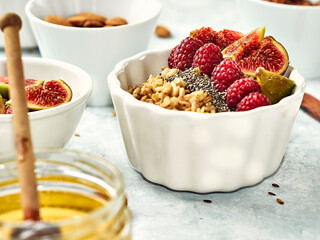 oatmeal with raspberries chia seeds and honey