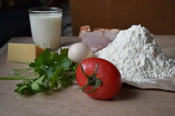 ingredients for baking for pizza