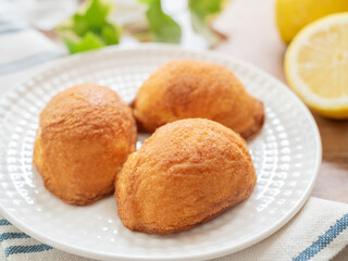 レモンの形のレモンケーキ