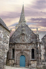 La Martyre. Porte d'entrée de l'église Saint Salomon de l'enclos paroissial. Finistère. Bretagne	