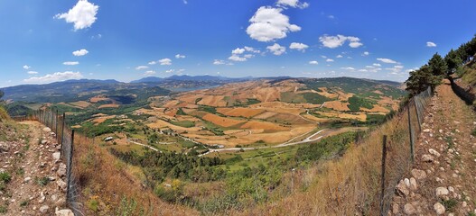 Cairano - Panoramica dal sentiero del castello © lucamato