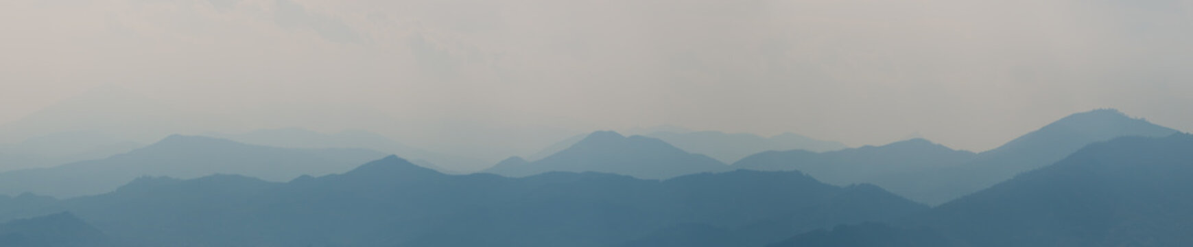 China's traditional Chinese painting ink in the mountains.
