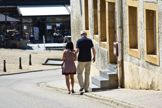 Belgique Wallonie Gaume village Torgny couple seniors