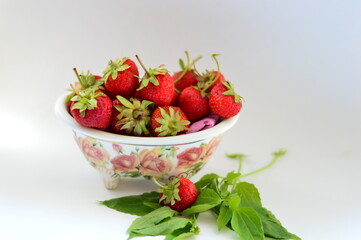 fresh strawberries in a bowl