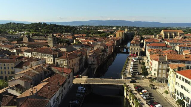 Castres city center - aerial rotation