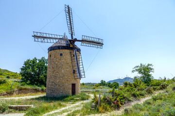 Plakat Reconstruction of a 17th century flour mill maintaining its original plant in Olleta, Spain