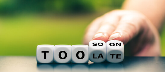 Hand turns dice and changes the expression 